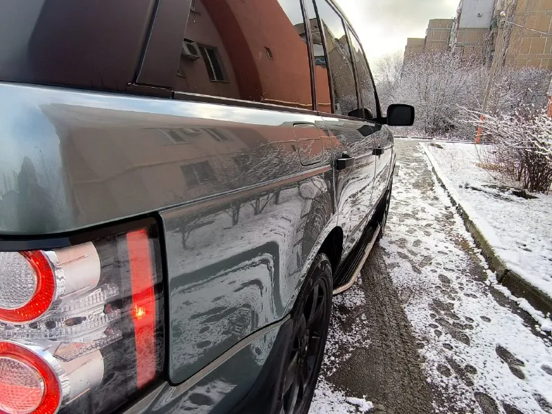 Продам. land rover range rover год 2006 рестайлинг. пробег 217.000 км по блокам читается! двигатель 4.4 бензин ягуар 306 лс два ключа. два комплекта резины. не рамный! продаю свою машину лендровир, машина в хорошем состоянии. двигатель. ягуар 4.4 в отличном состоянии масло не берет. акпп. после ремонта на гарантии. документы заказ наряд все есть. ходовая часть пневма работает исправно обслуживали, нечего не гремит не стучит. кузов в хорошем состоянии без рыжиков и так далее 2 года назад красили, очень хорошо и очень дорого. оптика вся сделана, фары перед, фары зад, полностью восстановили, заменили линзы, свет шикарный. хорошая комплектация, подогревы всех сидений, лобового, руля. сиденья полностью электро, ломаные спинки. салон хорошо сохранился для своих лет, сиденья целые. из последнего что сделали, замена термостата, клапанов печки, промывка системы охлаждения, замена антифриза, замена тормозных колодок. есть чеки по обслуживанию машины, не все удалось сохранить 📞 звоните: +7(949)4297659 - фотография - 5