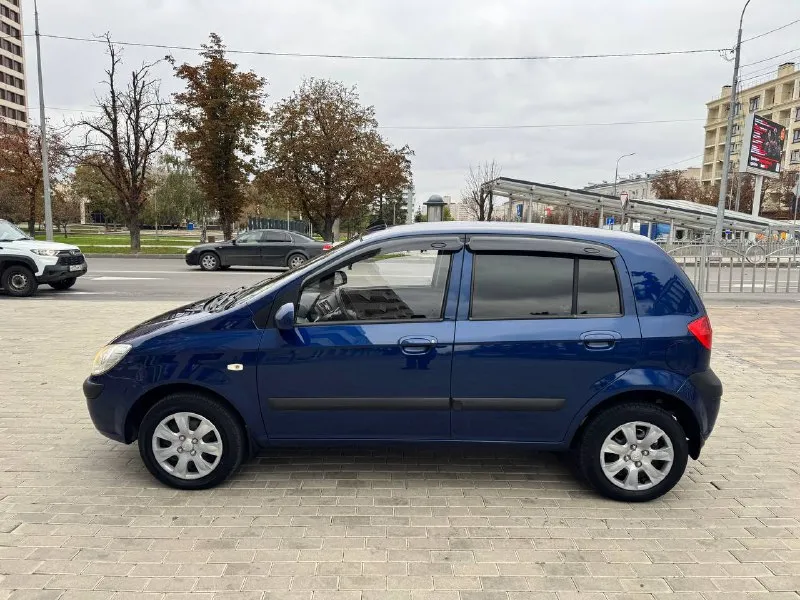 Продам hyundai getz 2011 год, в отличном состоянии, двигатель 1.4 кпп механика, расход до 7 литров по городу оригинальный пробег 180.000 км максимальная комплектация авто обслужена, заменены все фильтра масла грм, кузов без дтп и подкрасов, все заводское любые проверки, 4 эльктро стеклоподъемника, усилитель руля, датчик дождя, датчик света, кондиционер, подогревы зеркал, подогревы сидений, музыка сигнализация старлайн с автозапуском, сервисные книги документы в порядке, любое оформление, цена 595.000 осмотр (мариуполь )тел +79490371812 - фотография - 4