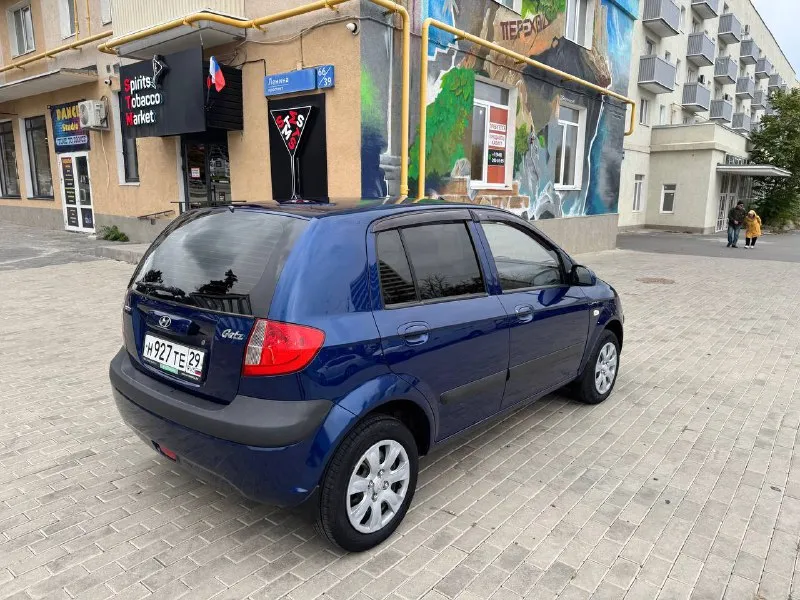 Продам hyundai getz 2011 год, в отличном состоянии, двигатель 1.4 кпп механика, расход до 7 литров по городу оригинальный пробег 180.000 км максимальная комплектация авто обслужена, заменены все фильтра масла грм, кузов без дтп и подкрасов, все заводское любые проверки, 4 эльктро стеклоподъемника, усилитель руля, датчик дождя, датчик света, кондиционер, подогревы зеркал, подогревы сидений, музыка сигнализация старлайн с автозапуском, сервисные книги документы в порядке, любое оформление, цена 595.000 осмотр (мариуполь )тел +79490371812 - фотография - 5