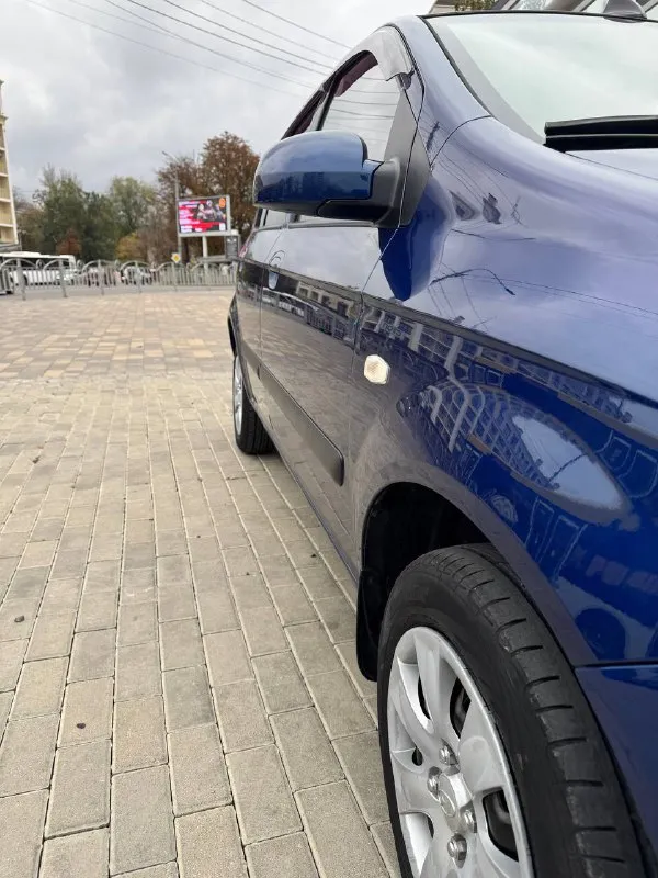 Продам hyundai getz 2011 год, в отличном состоянии, двигатель 1.4 кпп механика, расход до 7 литров по городу оригинальный пробег 180.000 км максимальная комплектация авто обслужена, заменены все фильтра масла грм, кузов без дтп и подкрасов, все заводское любые проверки, 4 эльктро стеклоподъемника, усилитель руля, датчик дождя, датчик света, кондиционер, подогревы зеркал, подогревы сидений, музыка сигнализация старлайн с автозапуском, сервисные книги документы в порядке, любое оформление, цена 595.000 осмотр (мариуполь )тел +79490371812 - фотография - 7