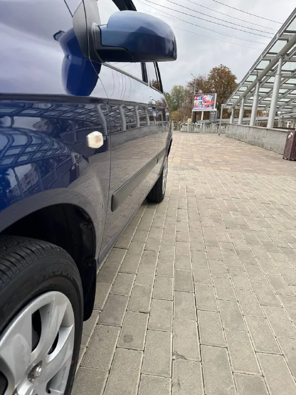 Продам hyundai getz 2011 год, в отличном состоянии, двигатель 1.4 кпп механика, расход до 7 литров по городу оригинальный пробег 180.000 км максимальная комплектация авто обслужена, заменены все фильтра масла грм, кузов без дтп и подкрасов, все заводское любые проверки, 4 эльктро стеклоподъемника, усилитель руля, датчик дождя, датчик света, кондиционер, подогревы зеркал, подогревы сидений, музыка сигнализация старлайн с автозапуском, сервисные книги документы в порядке, любое оформление, цена 595.000 осмотр (мариуполь )тел +79490371812 - фотография - 8