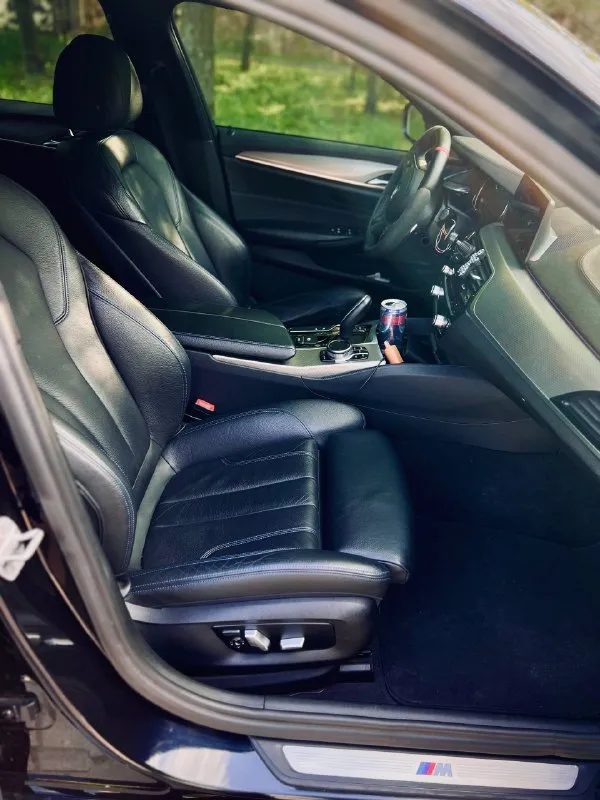 Bmw g30 540i 2017г. 3.0 бензин. b58 gen1. возможно продажа с летними дисками (ковка r20 2k forged) и резиной mps4s! в отличном состоянии всегда обслуживания вовремя! масло каждые 5000км! обслуживалась в m service 61 в ростове! по машине: - камеры 360, круговой обзор, все ассистенты! тормоза 374мм, пред топ, в народе лучшие помимо 395 в машине установлен чип от mg flasher (без лютых стейджов! есть возможность выката в сток!) кастом выхлоп от atm, даунпайп, трасса, банка, без заслонок(есть возможность поставить) очень бархатистый звук! - кованые диски 2k forged! 20 размера. настоящая ковка. крепкие и легкие! - так же в комплекте зимние диски r19 ориг на мишке, лето тоже на michelin pilot sport 4s! - стоят пружины vogtland -30 (стоковые отдам в подарок) - charge pipe от cts! - тормоза передние новые - задние 25тыс - колодки новые в круг. - за машину не стыдно! только 100 бензин. любые проверки! ни одной не оригинальной запчасти! с продажей не тороплюсь, 📞 звоните: +7(949)1317666 - фотография - 9