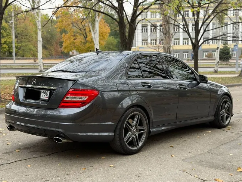 Mercedes-benz w204 c350 (272 л. с) 7g-tronic, 2009 год, пробег 274т. км, переодета в рест. отличное... - фотография