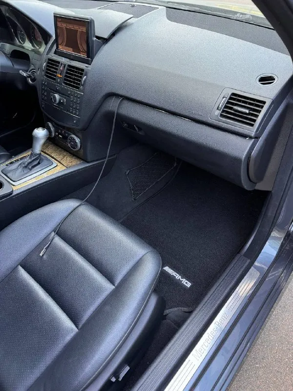 Mercedes-benz w204 c350 (272 л. с) 7g-tronic, 2009 год, пробег 274т. км, переодета в рест. отличное состояние, обслужена. диски r18, новая летняя резина(зима проехала один сезон) замена масла каждые 7 тысяч. amg пакет, черный потолок, фары оригинал intelligent light system, круиз-контроль, широкий экран, память сидений, музыка harman kardon, люк. цена 1550000 торг! +79496416594 - фотография - 10