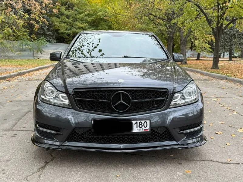 Mercedes-benz w204 c350 (272 л. с) 7g-tronic, 2009 год, пробег 274т. км, переодета в рест. отличное состояние, обслужена. диски r18, новая летняя резина(зима проехала один сезон) замена масла каждые 7 тысяч. amg пакет, черный потолок, фары оригинал intelligent light system, круиз-контроль, широкий экран, память сидений, музыка harman kardon, люк. цена 1550000 торг! +79496416594 - фотография - 5