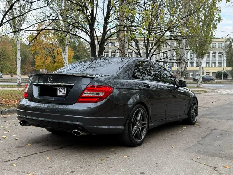 Mercedes-benz w204 c350 (272 л. с) 7g-tronic, 2009 год, пробег 274т. км, переодета в рест. отличное состояние, обслужена. диски r18, новая летняя резина(зима проехала один сезон) замена масла каждые 7 тысяч. amg пакет, черный потолок, фары оригинал intelligent light system, круиз-контроль, широкий экран, память сидений, музыка harman kardon, люк. цена 1550000 торг! +79496416594 - фотография - 7