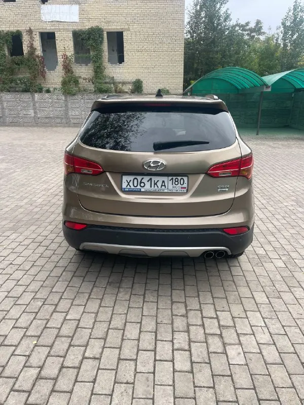 Продам: hyundai santa fe 2,2 год выпуска: 2013 топливо: дизель тип кпп: 6-акп пробег: 193.000 км ✅ 1 владелец по птс❗ - автомобиль в хорошем состоянии, гаражное хранение. официал не пригон масло, фильтра, антифриз, колодки, аккумулятор, резина - заменены. ✅ двигатель-работает отлично. - по ходовой части без нареканий. ✅ комплектация: - климатконтроль - датчик света и дождя - подогрев сидений передние и задние - камера зад. вида - парктроник и многое другое ✅ документы: - птс оригинал, без штрафов и ограничений на регистрацию. - продажа с переоформлением в мрео❗ 📍осмотр в г. кировское цена: 2. 000.000 руб т. +79493505298 📞 звоните: +7(949)3505298 - фотография - 3