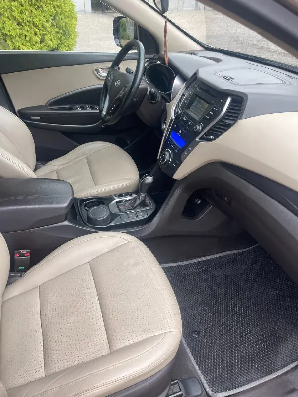 Продам: hyundai santa fe 2,2 год выпуска: 2013 топливо: дизель тип кпп: 6-акп пробег: 193.000 км ✅ 1 владелец по птс❗ - автомобиль в хорошем состоянии, гаражное хранение. официал не пригон масло, фильтра, антифриз, колодки, аккумулятор, резина - заменены. ✅ двигатель-работает отлично. - по ходовой части без нареканий. ✅ комплектация: - климатконтроль - датчик света и дождя - подогрев сидений передние и задние - камера зад. вида - парктроник и многое другое ✅ документы: - птс оригинал, без штрафов и ограничений на регистрацию. - продажа с переоформлением в мрео❗ 📍осмотр в г. кировское цена: 2. 000.000 руб т. +79493505298 📞 звоните: +7(949)3505298 - фотография - 6