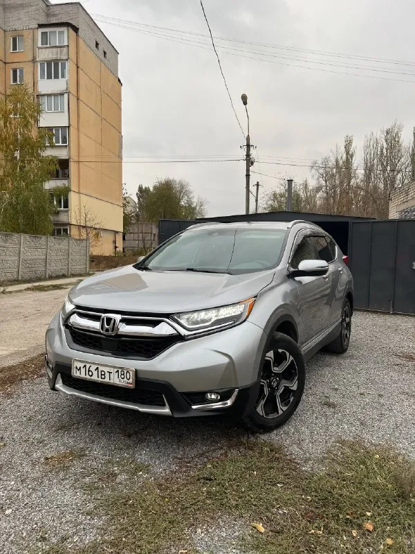 Продам honda cr-v touring 2019 года в максимальной комплектации, таких в донецке единицы, не путать... - фотография