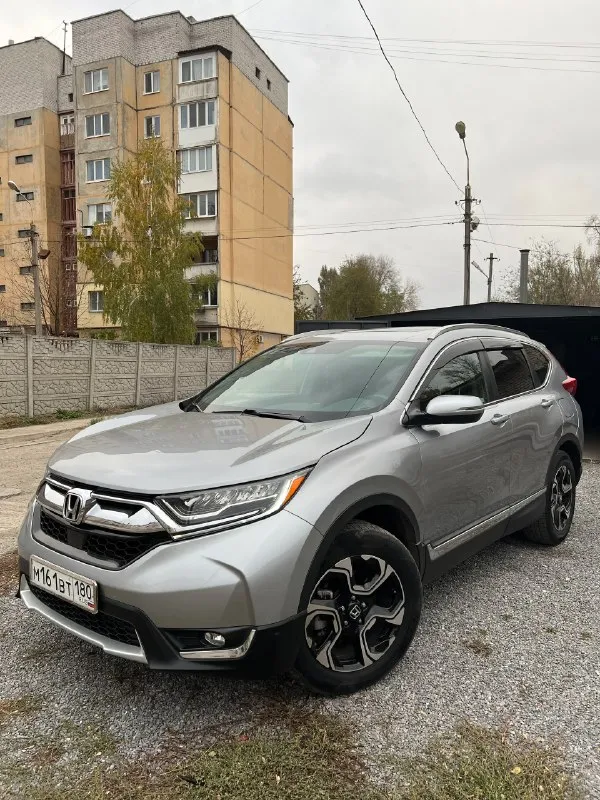 Продам honda cr-v touring 2019 года в максимальной комплектации, таких в донецке единицы, не путать с комплектацией ex, (пробег 42 тысячи км, полный привод, два ключа, климат контроль, адаптивный круиз контроль, контроль мертвых зон, система экстренного торможения, подогрев сидений, удержание в полосе, передние фары адаптивный led ближний и дальний, задние стопы led, кожаный салон, память сидений, панорамная крыша, зеркало с автозатемнением и пультом для ворот, аудиосистема 9+1 с сабвуфером. покупал для себя три года назад на аукционе в америке с минимальным ударом, ремонт производили в донецке. безопасность вся целая, подушки не стреляны. идеальное состояние. полностью обслужена. цена 2830000руб, пробег 42000км. гдонецк. + 7 (949)387-81-07 николай. 📞 звоните: +7(949)3878107 - фотография - 3