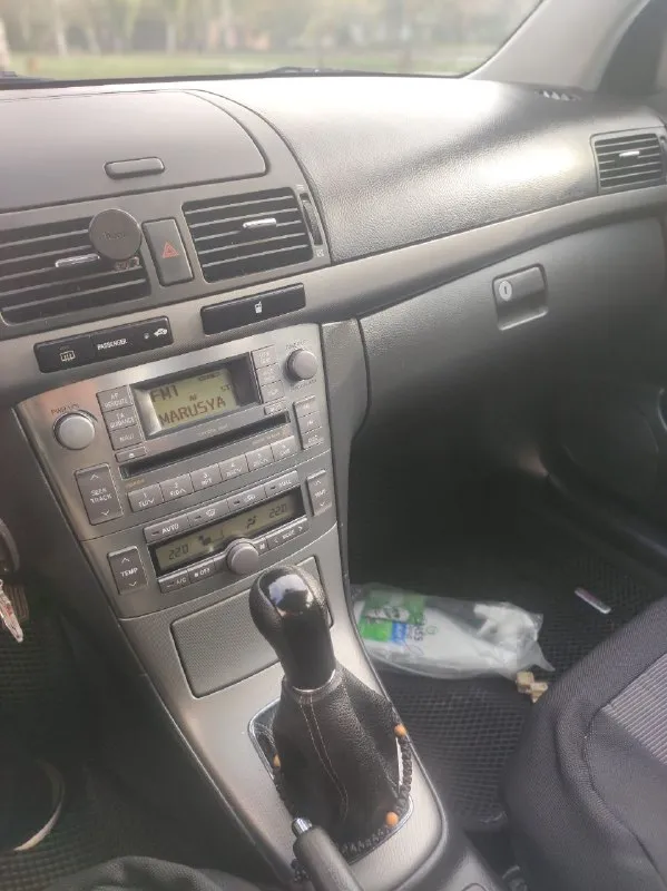 Toyota avensis 2006 рестайлинг. куплена в автосалоне в 2007. 1.8 механика. пробег 207 тыс. км. состояние хорошее, один владелец. цена 700 тыс. руб +79493828589 - фотография - 8