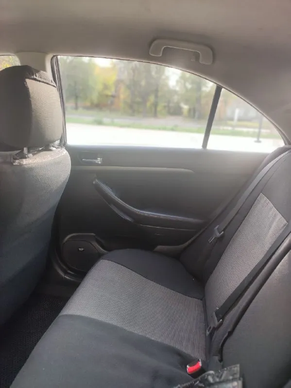 Toyota avensis 2006 рестайлинг. куплена в автосалоне в 2007. 1.8 механика. пробег 207 тыс. км. состояние хорошее, один владелец. цена 700 тыс. руб +79493828589 - фотография - 9