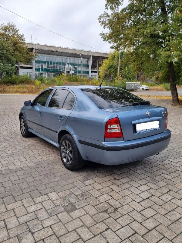 Продам skoda octavia tour, 2007 г. в., 1.6, мкп. пробег 190 тыс, оцинкованный кузов, стекла все родные, подушки на месте, ходовая обслужена, кондиционер работает. машина донецкая, не пригон. просмотр донецк. 680 000 руб. 📞 +7(949)5048673 павел 📲 tg: галина 📞 звоните: +7(949)5048673 - фотография - 3
