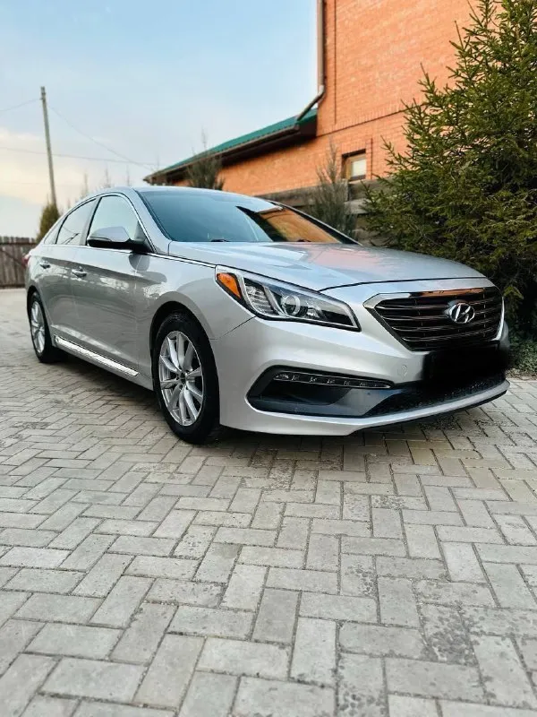 Продам hyundai sonata 2016 2.4 бензин. машинка в комплектации спорт ( есть все для комфортной езды), оригинальные диски borbet r17, состояние 🔥, пробег родной 130 000т. км, из крашеного только бампер, машинка обслужена (свечи иридиевые оригинал, масло 5w30 motul, все фильтра и колодки оригинал), словом машин в таком состоянии очень мало. + 7949 0407077 - фотография - 2
