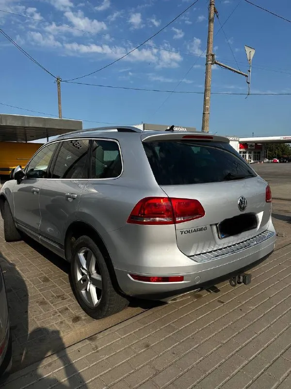 Продам туарег 3.0 дизель 245 л. с пробег 186тыс. 2012год вся экология на месте едет бодро масло не ест коробка не пинается ничего не стучит и не гремит автомобиль после большого т. о цепи не шумят, ничего не течет и не бежит за подробностями только по телефону +79490407077 - фотография - 3