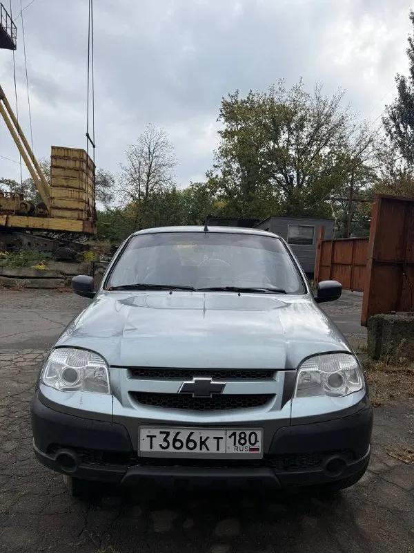 Продам chevrolet niva год 2016 пробег: 220 000 км цена 550 000 руб +7 949 333 3055 анатолий донецк, газ метан, рф учет. автомобиль на ходу, без вложений, один собственник, пробег 220 тыс честный, установлен и оформлен газ метан, перед поездкой в мрэо установлен новый фаркоп ( в пользовании не был), установлены центральный замок и сигнализация, дтп не было, местами подкрашивали рыжики, находится в донецке ( ул. левобережная) обмен интересен только на гос номер 001 с небольшой вашей доплатой. - фотография - 2