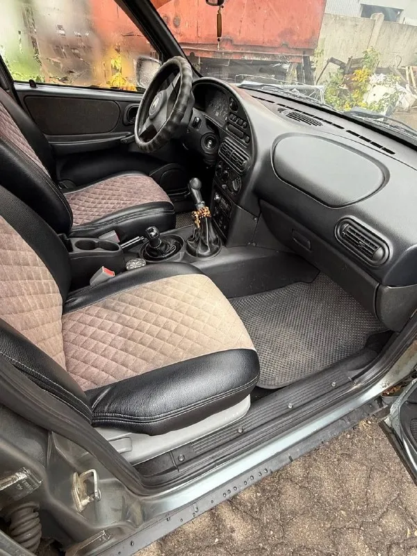 Продам chevrolet niva год 2016 пробег: 220 000 км цена 550 000 руб +7 949 333 3055 анатолий донецк, газ метан, рф учет. автомобиль на ходу, без вложений, один собственник, пробег 220 тыс честный, установлен и оформлен газ метан, перед поездкой в мрэо установлен новый фаркоп ( в пользовании не был), установлены центральный замок и сигнализация, дтп не было, местами подкрашивали рыжики, находится в донецке ( ул. левобережная) обмен интересен только на гос номер 001 с небольшой вашей доплатой. - фотография - 5