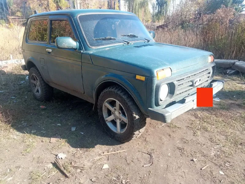 Продам ваз. ... нива. год 1998. я хозяин. в отличном состоянии, не гнилая, вложений не требуется. карбюраторная. все масла и жидкости поменяны. мотор масло не ест. от замены до замены. по коробке все отлично. за машиной следил. учет рф цена 350 т. р. реальному покупателю торг. город енакиево по всем вопросам писать в телеграмм - фотография - 2