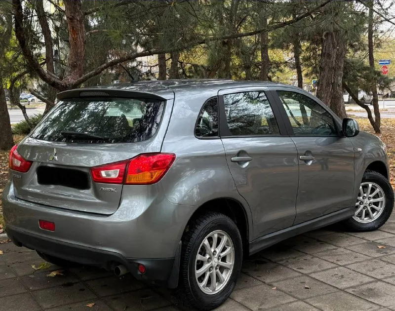 Продам mitsubishi asx год:2014 пробег :132.000 двигатель:1.6 коробка :механика без дтп автомобиль в идеальном состоянии за машину не стыдно полностью обслужен от а до я ходовая работает идеально без посторонних звуков 3.500км назад было полное обслуживание за машину не стыдно готов на любые проверки за ваш счет комплектация:, подогрев стекол, подогрев сидений, кондиционер рабочий, bluetooth, в машине есть все для удобства цена: 985.000 +79495278015 - фотография - 4