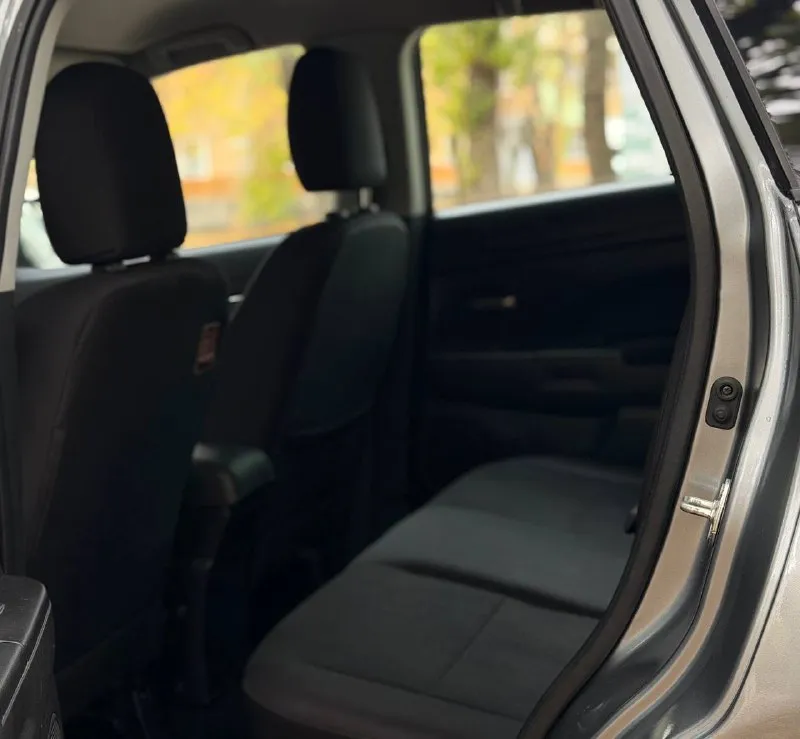 Продам mitsubishi asx год:2014 пробег :132.000 двигатель:1.6 коробка :механика без дтп автомобиль в идеальном состоянии за машину не стыдно полностью обслужен от а до я ходовая работает идеально без посторонних звуков 3.500км назад было полное обслуживание за машину не стыдно готов на любые проверки за ваш счет комплектация:, подогрев стекол, подогрев сидений, кондиционер рабочий, bluetooth, в машине есть все для удобства цена: 985.000 +79495278015 - фотография - 5