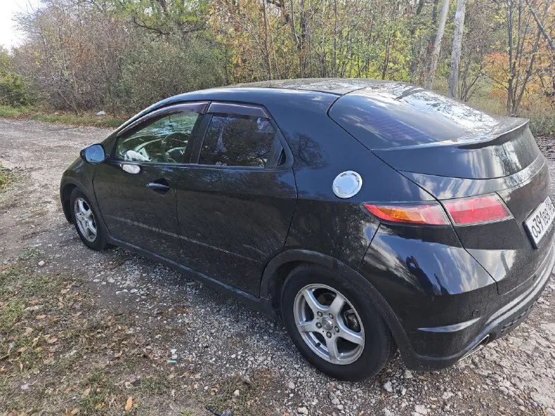 Honda civic 5d 1,8 амт 223000км максимальная комплектация машина полностью обслужена переоформление без проблем сервисные книжки. +79493313074 цена 520тыс срочно не большой торг - фотография - 2