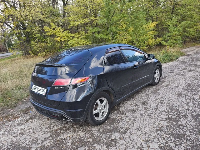 Honda civic 5d 1,8 амт 223000км максимальная комплектация машина полностью обслужена переоформление без проблем сервисные книжки. +79493313074 цена 520тыс срочно не большой торг - фотография - 6