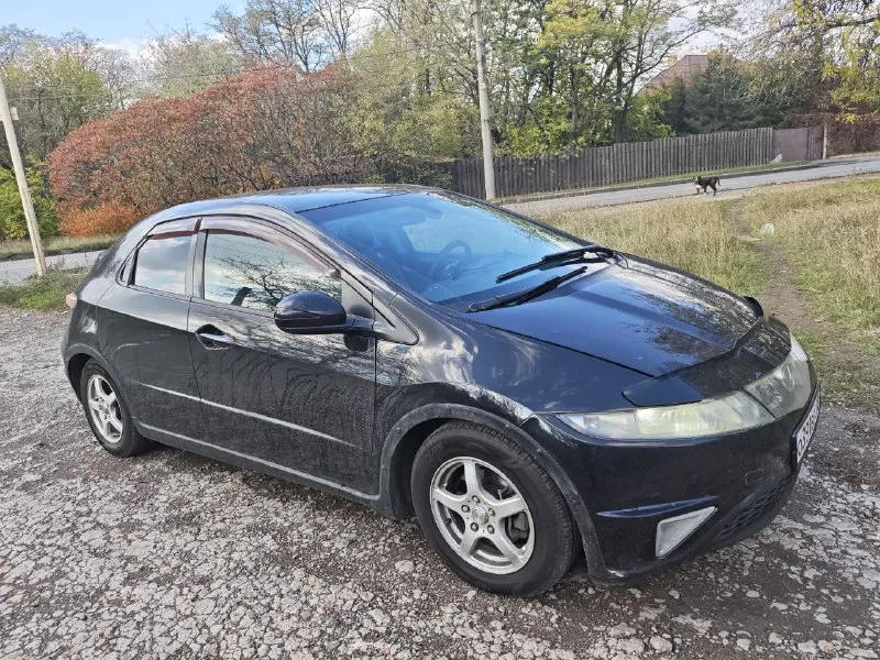 Honda civic 5d 1,8 амт 223000км максимальная комплектация машина полностью обслужена переоформление без проблем сервисные книжки. +79493313074 цена 520тыс срочно не большой торг - фотография - 7