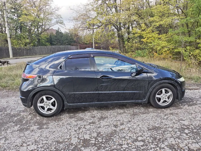 Honda civic 5d 1,8 амт 223000км максимальная комплектация машина полностью обслужена переоформление без проблем сервисные книжки. +79493313074 цена 520тыс срочно не большой торг - фотография - 8