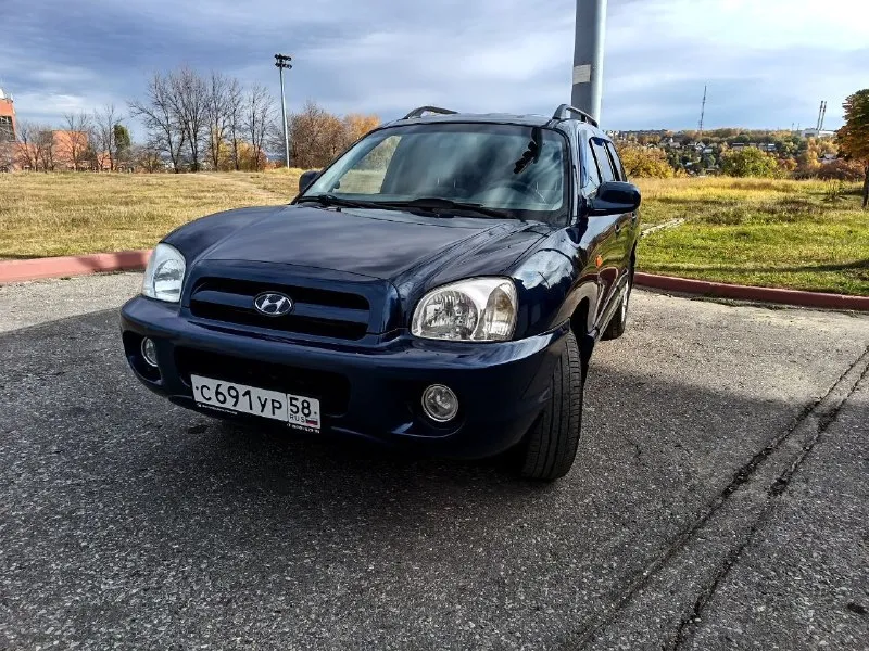 Hyundai santa fe classic полный привод 4wd 2008 г. в. 2.0 л дизель мкпп пробег 143 тыс. км 3 владельца за все время редкое состояние автомобиля. без дтп 💯 процентов полностью в родном окрасе, без намека на коррозию. отличное техническое состояние, без дефектов. агрегаты исправны, ремонта и обслуживания не требуют. гур, abs, климат-контроль, подогрев сидений, 4 эсп, электрорегулировка зеркал, магнитола. все функции исправны машиной останетесь довольны. макеевка, 950 тыс. руб, аргументированный торг +7949-311-66-28 - фотография - 1