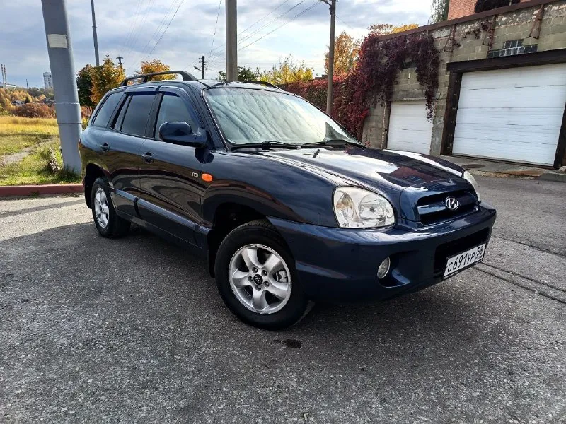Hyundai santa fe classic полный привод 4wd 2008 г. в. 2.0 л дизель мкпп пробег 143 тыс. км 3 владельца за все время редкое состояние автомобиля. без дтп 💯 процентов полностью в родном окрасе, без намека на коррозию. отличное техническое состояние, без дефектов. агрегаты исправны, ремонта и обслуживания не требуют. гур, abs, климат-контроль, подогрев сидений, 4 эсп, электрорегулировка зеркал, магнитола. все функции исправны машиной останетесь довольны. макеевка, 950 тыс. руб, аргументированный торг +7949-311-66-28 - фотография - 2