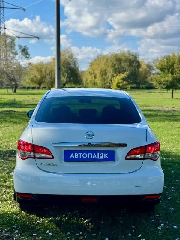 🚘 nissan almera g15 💰цена: 850 000р. 🏢город: мариуполь 📅год выпуска: 2014 🧾пробег: 138 600 км. ⚙️двигатель: 1.6 16v ⛽топливо: бензин ⚙️кпп: механика 📞 телефон: +7-949-727-41-51 +7-949-551-91-52 +7-989-263-55-56 💾 описание: ✅ заводская краска 100%. ✅ оригинальный пробег. ✅ южная эксплуатация. nissan almera g15 - это третье поколение седана nissan, автомобиль b-класса, известный своей надежностью, просторным салоном и вместительным багажником. производился на базе renault logan с технологией горячего цинкования кузова. 🚙 двигатель k4m 1.6 16v 102 л. с. самый лучший в линейке, едет шикарно, ходовая без посторонних звуков, мягкая, высокий клиренс. кондиционер, гур, abs, 2 airbag, подогрев сидений, птф, 2 din магнитола, центральный замок, 2 ключа. улица шевченко 2️⃣6️⃣9️⃣ 🏦 возможна продажа в кредит по двум документам. - фотография - 5