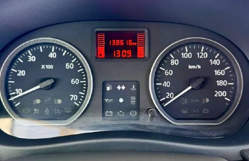 🚘 nissan almera g15 💰цена: 850 000р. 🏢город: мариуполь 📅год выпуска: 2014 🧾пробег: 138 600 км. ⚙️двигатель: 1.6 16v ⛽топливо: бензин ⚙️кпп: механика 📞 телефон: +7-949-727-41-51 +7-949-551-91-52 +7-989-263-55-56 💾 описание: ✅ заводская краска 100%. ✅ оригинальный пробег. ✅ южная эксплуатация. nissan almera g15 - это третье поколение седана nissan, автомобиль b-класса, известный своей надежностью, просторным салоном и вместительным багажником. производился на базе renault logan с технологией горячего цинкования кузова. 🚙 двигатель k4m 1.6 16v 102 л. с. самый лучший в линейке, едет шикарно, ходовая без посторонних звуков, мягкая, высокий клиренс. кондиционер, гур, abs, 2 airbag, подогрев сидений, птф, 2 din магнитола, центральный замок, 2 ключа. улица шевченко 2️⃣6️⃣9️⃣ 🏦 возможна продажа в кредит по двум документам. - фотография - 9