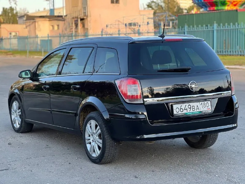 Продам автомобиль, opel astra h,1.7 cdti, 2008 год, мкпп 6-ти ступка. автомобиль в отличном состоянии, гаражное хранение, вложений не требует вообще, мотор в идеальном состоянии, турбина работает отлично, коробка в идеале, по ходовой части вложений не требует, пробег 268 тыс. км. сервисная книжка, автомобиль полностью обслужен, хорошая комплектация, всё работает, новая резина, с документами полный порядок. г. мариуполь цена 573 000 руб. рассмотрю обмен. +79497527174 - фотография - 4