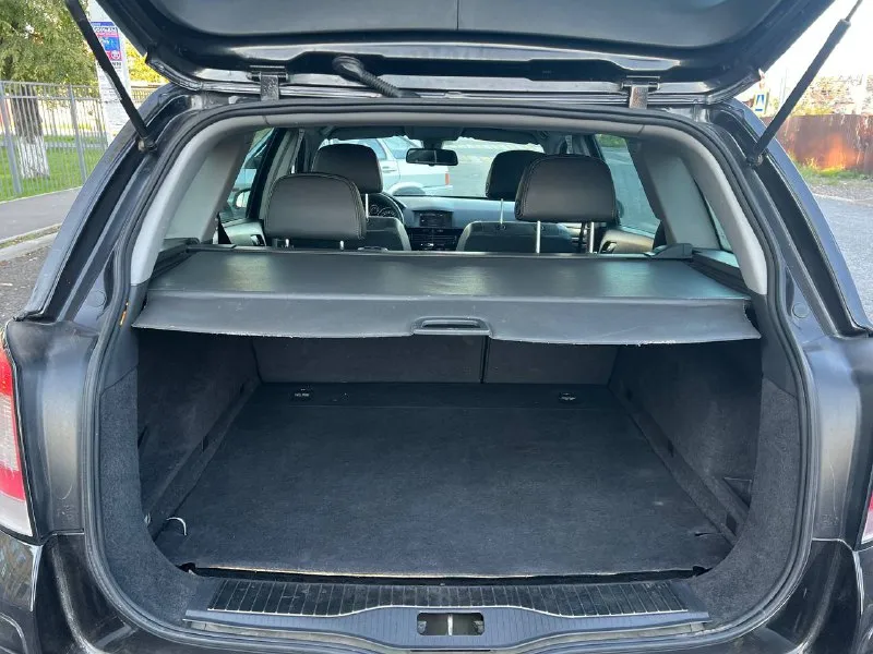 Продам автомобиль, opel astra h,1.7 cdti, 2008 год, мкпп 6-ти ступка. автомобиль в отличном состоянии, гаражное хранение, вложений не требует вообще, мотор в идеальном состоянии, турбина работает отлично, коробка в идеале, по ходовой части вложений не требует, пробег 268 тыс. км. сервисная книжка, автомобиль полностью обслужен, хорошая комплектация, всё работает, новая резина, с документами полный порядок. г. мариуполь цена 573 000 руб. рассмотрю обмен. +79497527174 - фотография - 8