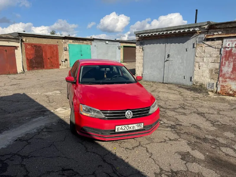 Продам vw jetta 6, 2,0, простой атмосферник на 115 л. С. Акпп 2015 г. Пробег 191 000 км,
Мультируль, стеклоподъемники, камера заднего вида, магнитола на андроид, 2 комплекта дисков (зима на штампах, прошла 2 сезона) летняя прошла первый сезон, 2 ключа, масло в двигателе заменено 1000 км назад, масло не ест. Кондиционер работает отлично, печка тоже. Подогрев боковых зеркал. Есть жизненные коцки. Звоните, торг при осмотре.
Цена 1 150 000 руб.
+79493373414 - фотография - 2