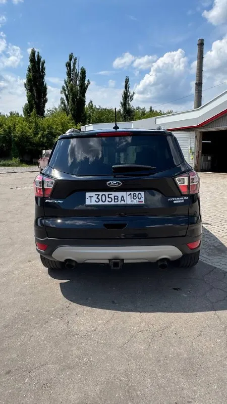 Продаем семейный автомобиль ford escape(kuga) 2018г. 2.0 (245л) 4wd первые и единственные владельцы по рф, машина в достойном состояние и не требует вложений, обслуживаю всегда вовремя. двигатель очень приятный, на мой взгляд лучший в линейке, едет более чем как для паркетника, динамика и управление восхищает. по кузову без намека на рыжики. салон не затертый. полная комплектация, есть все для комфортной езды :климат, круиз контроль, параллельная парковка, помощь парковки, память сидений, подогрев рулят сидений, дистанционный запуск, carplay, хорошая акустика, люк и панорамная крыша, большой багажник(задние сидения ложатся вровень, можно двоем за ночевать ), датчик открывания багажника ногой, датчик дождя и света и многое другое. если что то забыл, спрашивайте ! 1 970 000 макеевка +79493411741 📲 tg: @blyoskinaanya 📞 звоните: +7(949)3411741 - фотография - 2