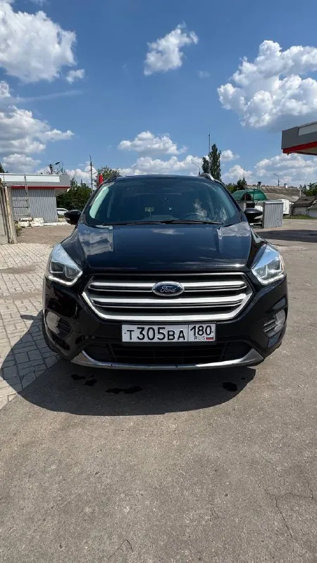 Продаем семейный автомобиль ford escape(kuga) 2018г. 2.0 (245л) 4wd первые и единственные владельцы по рф, машина в достойном состояние и не требует вложений, обслуживаю всегда вовремя. двигатель очень приятный, на мой взгляд лучший в линейке, едет более чем как для паркетника, динамика и управление восхищает. по кузову без намека на рыжики. салон не затертый. полная комплектация, есть все для комфортной езды :климат, круиз контроль, параллельная парковка, помощь парковки, память сидений, подогрев рулят сидений, дистанционный запуск, carplay, хорошая акустика, люк и панорамная крыша, большой багажник(задние сидения ложатся вровень, можно двоем за ночевать ), датчик открывания багажника ногой, датчик дождя и света и многое другое. если что то забыл, спрашивайте ! 1 970 000 макеевка +79493411741 📲 tg: @blyoskinaanya 📞 звоните: +7(949)3411741 - фотография - 4