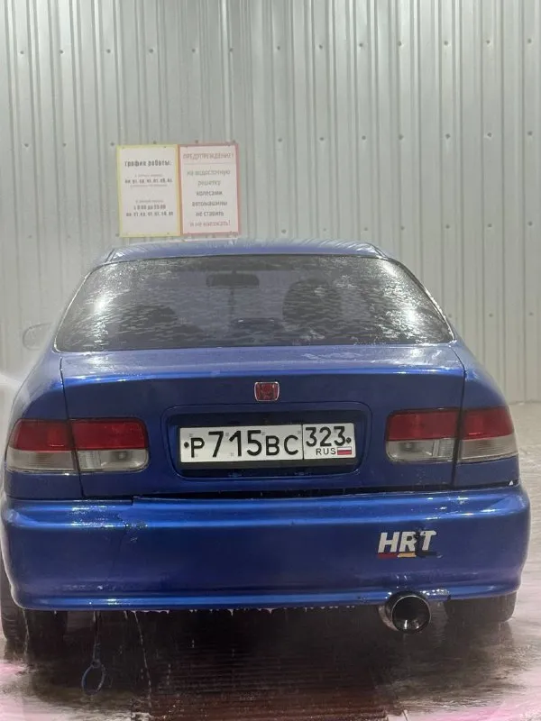 Honda civic ek coupe 1.6 vtec (mt) 💰 цена: 410 000 ₽ (торг) 📞 +7 (949) 577-92-12 ⚙️ техническая часть двигатель d16a — после капремонта, прошёл 12 000 км гбц p08, тюненый вал, титановые тарелки и пружинки мозг p28 + hondata, vtec работает 💥 выпуск ajs на 60 трубе, паук 4-2-1 кпп s40 короткоходка новые свечи, бронепровода и обслуженный стартер тормоза обновлены: ▫️ перед — 282 мм ▫️ зад — 262 мм ▫️ новые диски и колодки 🧰 комплектация климат-контроль электрозеркала (регулируемые) электролюк, рабочий во всех положениях сигнализация с автозапуском bluetooth-музыка, камера заднего вида type-r решётка (реплика) редкие американские зеркала (широкие) редкие задние фонари с белыми вставками 🛠 состояние чистый рестайлинг 1999 г. всё дно родное, технически исправна было небольшое дтп по задней части (ушёл фартук багажника) требуется подварить нижнюю часть левого порога — видно на фото 💬 примечание настоящий jdm-кузов с душой, ухоженный и живой. едет бодро, всё работает — сел и поехал! 🚗 - фотография - 2