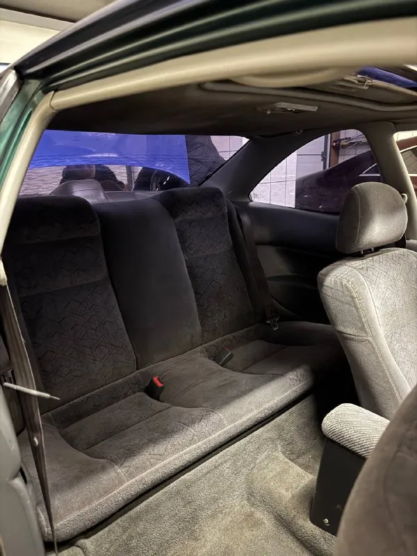 Honda civic ek coupe 1.6 vtec (mt) 💰 цена: 410 000 ₽ (торг) 📞 +7 (949) 577-92-12 ⚙️ техническая часть двигатель d16a — после капремонта, прошёл 12 000 км гбц p08, тюненый вал, титановые тарелки и пружинки мозг p28 + hondata, vtec работает 💥 выпуск ajs на 60 трубе, паук 4-2-1 кпп s40 короткоходка новые свечи, бронепровода и обслуженный стартер тормоза обновлены: ▫️ перед — 282 мм ▫️ зад — 262 мм ▫️ новые диски и колодки 🧰 комплектация климат-контроль электрозеркала (регулируемые) электролюк, рабочий во всех положениях сигнализация с автозапуском bluetooth-музыка, камера заднего вида type-r решётка (реплика) редкие американские зеркала (широкие) редкие задние фонари с белыми вставками 🛠 состояние чистый рестайлинг 1999 г. всё дно родное, технически исправна было небольшое дтп по задней части (ушёл фартук багажника) требуется подварить нижнюю часть левого порога — видно на фото 💬 примечание настоящий jdm-кузов с душой, ухоженный и живой. едет бодро, всё работает — сел и поехал! 🚗 - фотография - 4