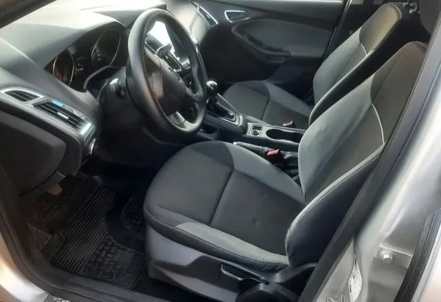 Продажа в днр ford focus 2011г цена 600 000🔥тыс руб. в самой надёжной и безпроблемной связке: ✅двигатель без турбины, 1.6 (105л/с). ✅коробка мкпп. ✅год-2011. ✅пробег 320 000км. ✅комплектация: ✅2 стеклоподъемника. ✅подушки безопасности. ✅электро зеркала. ✅центральный замок. ✅эур, abs. ✅бортовой компьютер, "тесла"-конслоль мультимедиа с поддержкой usb и gps навигации. ✅салон ухожен. ✅колеса лето r16. машина не новая есть нюансы по лкп и технике, торг на месте. автомобиль продаётся с переоформлением в мрэо. лс, либо +79493362302 📞 звоните: +7(949)3362302 - фотография - 10