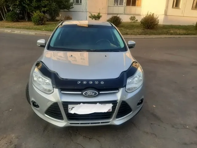 Продажа в днр ford focus 2011г цена 600 000🔥тыс руб. в самой надёжной и безпроблемной связке: ✅двигатель без турбины, 1.6 (105л/с). ✅коробка мкпп. ✅год-2011. ✅пробег 320 000км. ✅комплектация: ✅2 стеклоподъемника. ✅подушки безопасности. ✅электро зеркала. ✅центральный замок. ✅эур, abs. ✅бортовой компьютер, "тесла"-конслоль мультимедиа с поддержкой usb и gps навигации. ✅салон ухожен. ✅колеса лето r16. машина не новая есть нюансы по лкп и технике, торг на месте. автомобиль продаётся с переоформлением в мрэо. лс, либо +79493362302 📞 звоните: +7(949)3362302 - фотография - 4