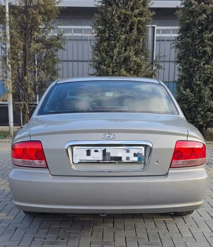 Продам hyundai sonata ef 4 поколения, 2009 год, рестайлинг. авто в заводском окрасе!!! в дтп не участвовала, стёкла заводские!! ни одна деталь ни один болтик не снимался ни крутился герметик заводской 215.000 родной пробег, мотор 2.0, коробка механическая 5 ступенчатая. технически полностью обслужена. мотор работает как часики! коробка без каких-либо намёков, ходовая часть чётко! на авто денег не жалел, менялось всё своевременно!!! комплектация: датчик дождя, кондиционер (рабочий), abs, esp, srs, 8 подушек безопасности, электроподъёмники всех стёкол, приятная акустика, сигнализация с обратной связью с автозапуском, полный комплект ключей, авто в очень красивом цвете и смотрится достойно!! рассмотрю обмен на автоваз, цена 625 000тр, торг +79494491943, тут и телеграм, осмотр донецк - фотография - 6