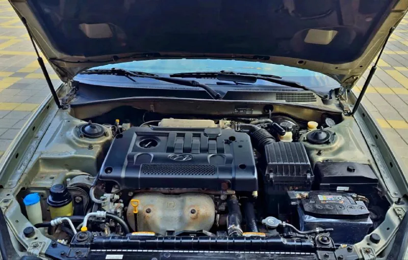Продам hyundai sonata ef 4 поколения, 2009 год, рестайлинг. авто в заводском окрасе!!! в дтп не участвовала, стёкла заводские!! ни одна деталь ни один болтик не снимался ни крутился герметик заводской 215.000 родной пробег, мотор 2.0, коробка механическая 5 ступенчатая. технически полностью обслужена. мотор работает как часики! коробка без каких-либо намёков, ходовая часть чётко! на авто денег не жалел, менялось всё своевременно!!! комплектация: датчик дождя, кондиционер (рабочий), abs, esp, srs, 8 подушек безопасности, электроподъёмники всех стёкол, приятная акустика, сигнализация с обратной связью с автозапуском, полный комплект ключей, авто в очень красивом цвете и смотрится достойно!! рассмотрю обмен на автоваз, цена 625 000тр, торг +79494491943, тут и телеграм, осмотр донецк - фотография - 9