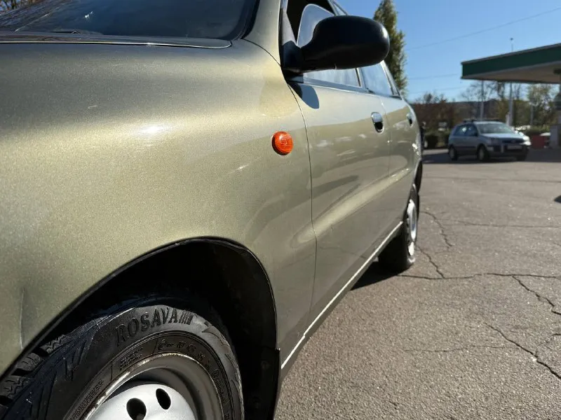 Продаю daewoo lanos 2005 года выпуска.190.000 родного пробега.1 собственник. птс оригинал. газ/бензин техника без нареканий. 1.6 16v обслужен, работает идеально, коробка без хрустов и вылетов. ходовая часть на отлично. кузов не гнилой. все силовые агрегаты целые(пороги, днище, стаканы, лонжероны) евро 4 узаконенное! гидроусилитель, сенсорный магнитофон, стеклоподьеники юридически чистый автомобиль, переоформление без проблем! донецк 265.000 рублей +79495097888 📲 tg: дешевые колеса 📞 звоните: +7(949)5097888 - фотография - 5