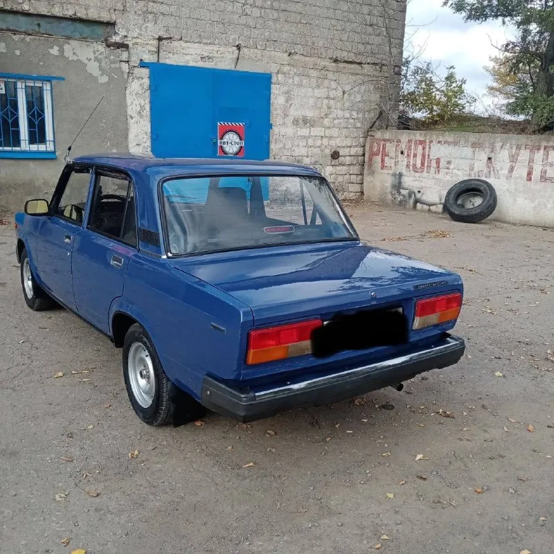 Здравствуйте, продается ваз 2107 2005 года выпуска мотор 1,6 карбюратор комплектация магнитофон камера заднего вида стеклоподъемники ходовая, в хорошем состоянии коробка пяти ступка не, хрустит не выбивает не гудит кузов не гнилой пороги арки днище не гнилое авто абсолютно без каких либо вложений, сел и поехал, остальные вопросы по телефону +79496369853 - +7 949 376 2468 цена 220 тысяч рублей торг уместен осмотр г макеевка 📲 tg: @pols22222 📞 звоните: +7(949)6369853 - фотография - 2
