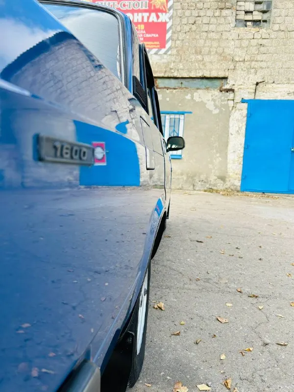 Здравствуйте, продается ваз 2107 2005 года выпуска мотор 1,6 карбюратор комплектация магнитофон камера заднего вида стеклоподъемники ходовая, в хорошем состоянии коробка пяти ступка не, хрустит не выбивает не гудит кузов не гнилой пороги арки днище не гнилое авто абсолютно без каких либо вложений, сел и поехал, остальные вопросы по телефону +79496369853 - +7 949 376 2468 цена 220 тысяч рублей торг уместен осмотр г макеевка 📲 tg: @pols22222 📞 звоните: +7(949)6369853 - фотография - 9