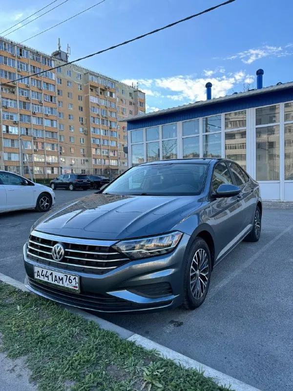 Продаю jetta 7 поколения в комплектации se.
Единственный владелец.
Автомобиль в отличном состоянии, полностью обслужен, вложений не требует.
Год выпуска: 2019
Двигатель: 1.4 tsi (147 л/с)
Кпп: автомат, 8-ми ступенчатый.
Пробег: 112000 км
Владельцев: 1
Новая летняя резина + новая зимняя в подарок
Цвет: серый металлик

Особенности комплектации se:
Датчики света и дождя
Двухзонный климат-контроль
Круиз-контроль
Подогрев сидений
Легкосплавные диски
Мультимедиа с bluetooth и carplay
Камера
✔ Регулярное то, только качественные расходники
✔ Ухоженный салон, чистая история эксплуатации

Цена: 1.800₽, торг
Отчет автотеки отправлю бесплатно
Таганрог, 89518377302, игорь - фотография - 1