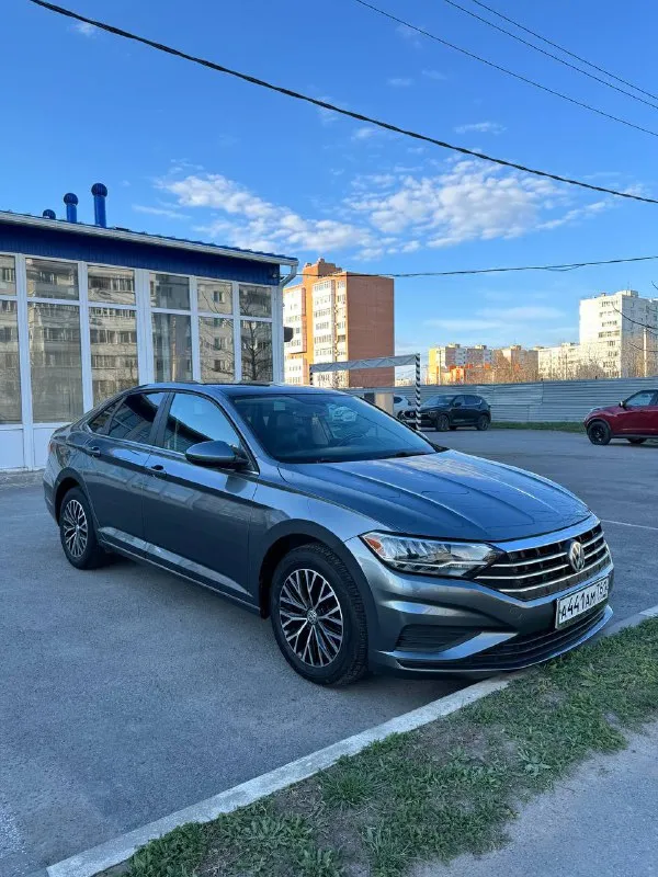 Продаю jetta 7 поколения в комплектации se.
Единственный владелец.
Автомобиль в отличном состоянии, полностью обслужен, вложений не требует.
Год выпуска: 2019
Двигатель: 1.4 tsi (147 л/с)
Кпп: автомат, 8-ми ступенчатый.
Пробег: 112000 км
Владельцев: 1
Новая летняя резина + новая зимняя в подарок
Цвет: серый металлик

Особенности комплектации se:
Датчики света и дождя
Двухзонный климат-контроль
Круиз-контроль
Подогрев сидений
Легкосплавные диски
Мультимедиа с bluetooth и carplay
Камера
✔ Регулярное то, только качественные расходники
✔ Ухоженный салон, чистая история эксплуатации

Цена: 1.800₽, торг
Отчет автотеки отправлю бесплатно
Таганрог, 89518377302, игорь - фотография - 2