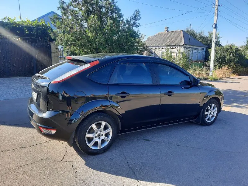 Продаётся форд фокус 2011 года,1.6 бензин, состояние отличное, пробег 116.000, кондиционер, эл. стеклоподъёмники, магнитофон, парктроник, сигнализация, цена 630.000 торг все вопросы по телефону звоните по номеру телефона, ☎️+79497316305 женя мариуполь - фотография - 4