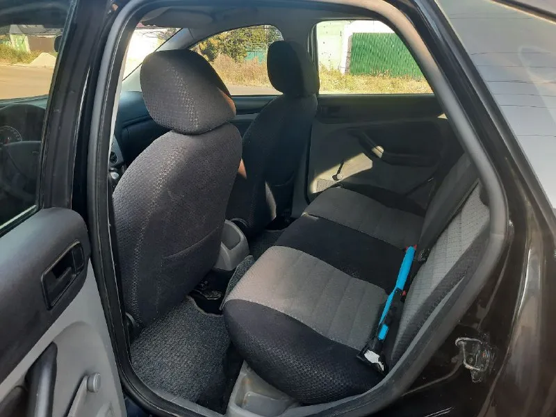 Продаётся форд фокус 2011 года,1.6 бензин, состояние отличное, пробег 116.000, кондиционер, эл. стеклоподъёмники, магнитофон, парктроник, сигнализация, цена 630.000 торг все вопросы по телефону звоните по номеру телефона, ☎️+79497316305 женя мариуполь - фотография - 9